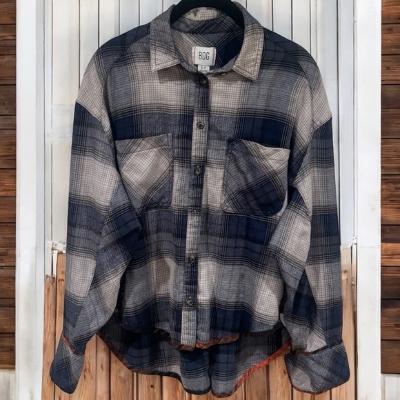 BDG Urban Outfitters Blue and Grey Plaid Oversized Flannel Top Size S - Picture 1 of 13